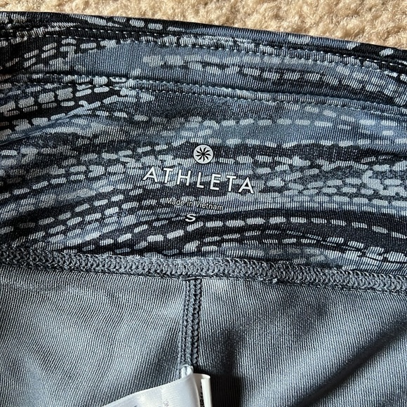 athleta short capri leggings - Picture 5 of 7